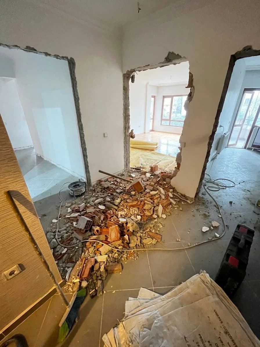 Banyo tadilatı ara aşamasından gerçek saha fotoğrafı